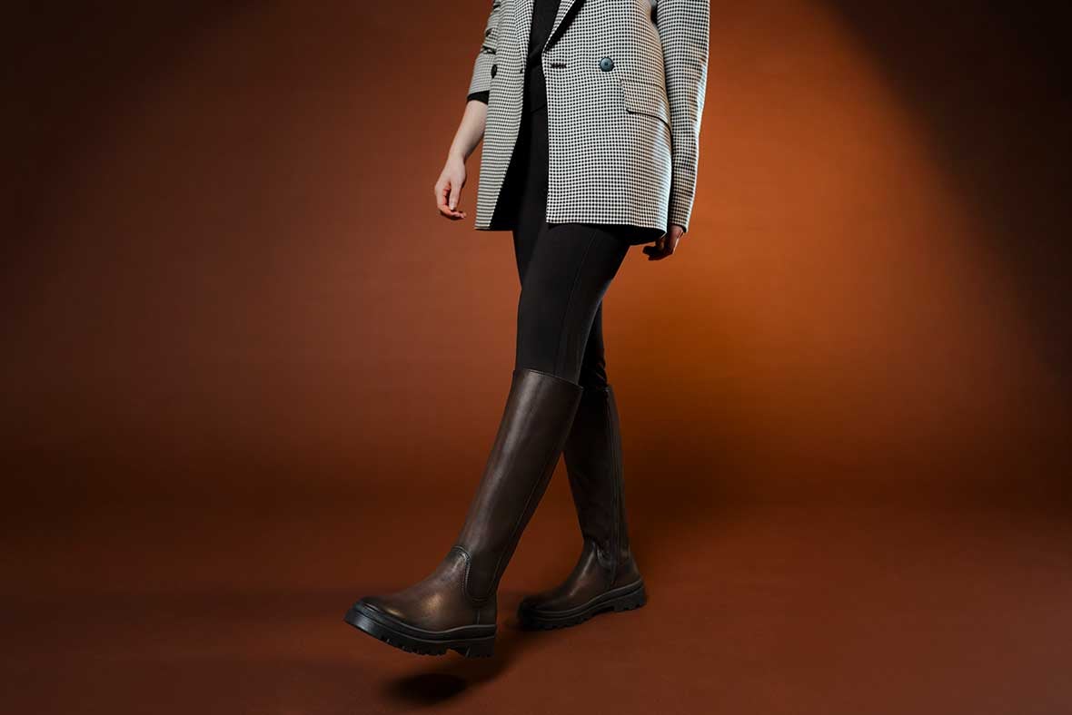 legero Damen LUSIA Stiefel mit Reißverschluss/Elastik - Farbe: Braun - Material: Nappaleder