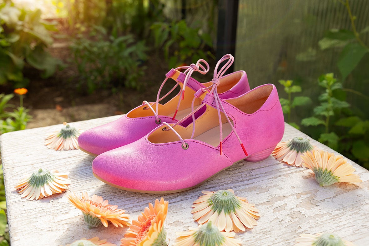 Think! Damen GRACE Pumps mit Schnürung - Farbe: Rot Think! Damen GRACE Pumps mit Schnürung - Material: Nappaleder - Farbe: Fuxia