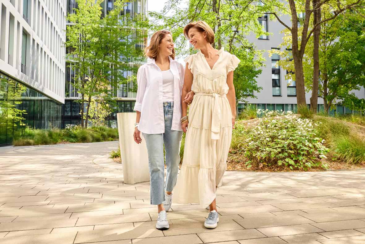 legero Woman T4 RUN Sneakers low with Elastic lacing - Colour: Grey, legero Woman T4 JUMP Sneakers low with Zip/Lacing - Colour: Blue