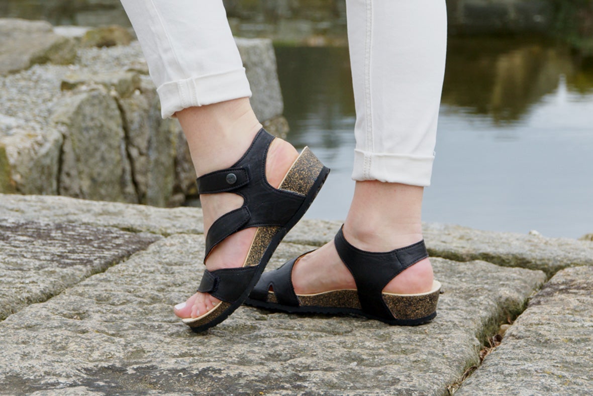 Think! Woman DUMIA Strap sandal with Velcro Fastener - Colour: Black Think! Woman DUMIA Strap sandal with Velcro Fastener - Material: Nappa leather - Colour: Black