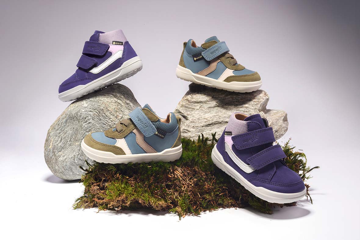superfit Jungen SUPERFREE 2.0 Sneaker high mit Klett/Elastikschnürung - Farbe: Grün; superfit Mädchen SUPERFREE 2.0 Sneaker high mit Klettverschluss - Farbe: Blau superfit Jungen SUPERFREE 2.0 Sneaker high mit Klett/Elastikschnürung - Farbe: Grün - Material: Veloursleder; superfit Mädchen SUPERFREE 2.0 Sneaker high mit Klettverschluss - Farbe: Blau - Material: Nubukleder
