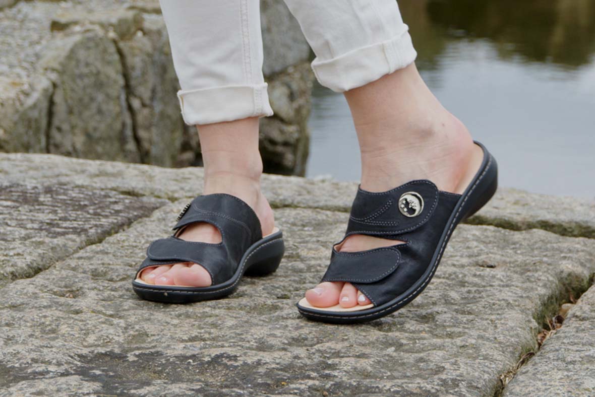 Think! Women's CAMILLA mules with Velcro fastening – Colour: Black