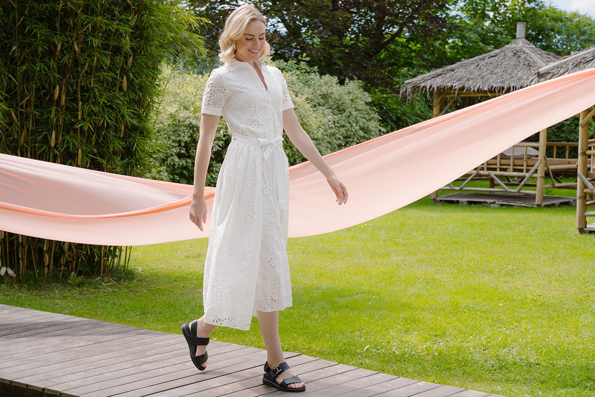 legero Damen MOVE Sandale mit Klettverschluss - Farbe: Schwarz legero Damen MOVE Sandale mit Klettverschluss - Material: Nappaleder - Farbe: Schwarz