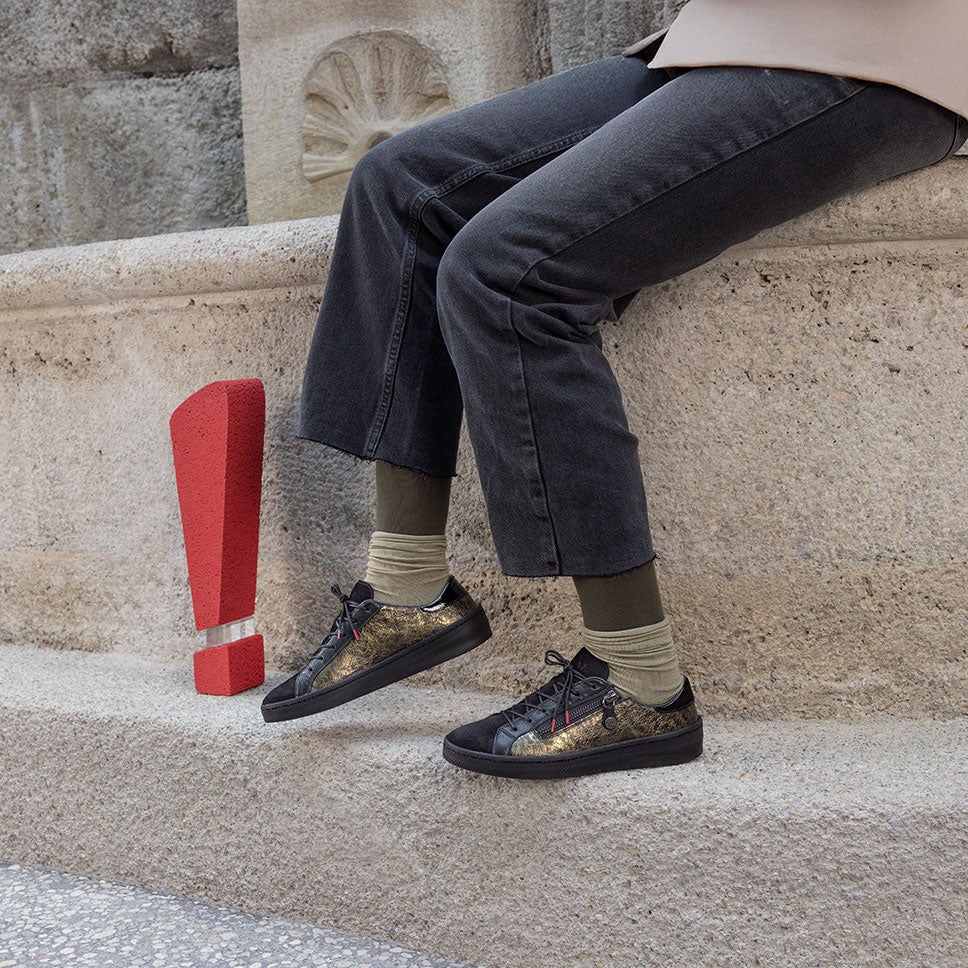 Think! Damen KUMI Sneaker low mit Reißverschluss/Schnürung - Material: Lederkombination - Farbe: Schwarz