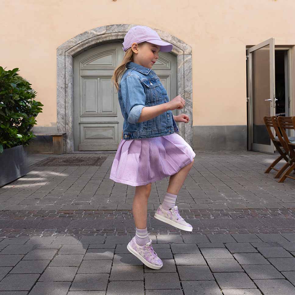 superfit Mädchen STELLA Sneaker low mit Reißverschluss/Schnürung - Farbe: Weiß - Material: Effektleder