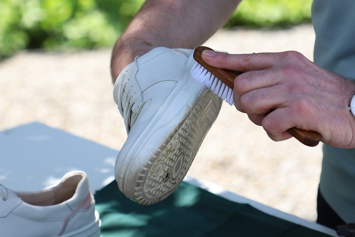 How Do You Clean Leather Sneakers: Easy Steps for Spotless Shoes