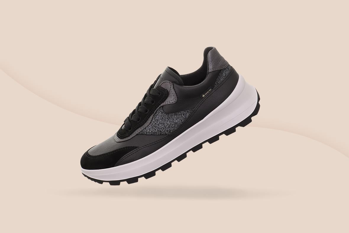 legero Woman T4 RUN Sneakers low with Lacing - Colour: Black legero Woman T4 RUN Sneakers low with Lacing - Colour: Black - Material: Nappa leather