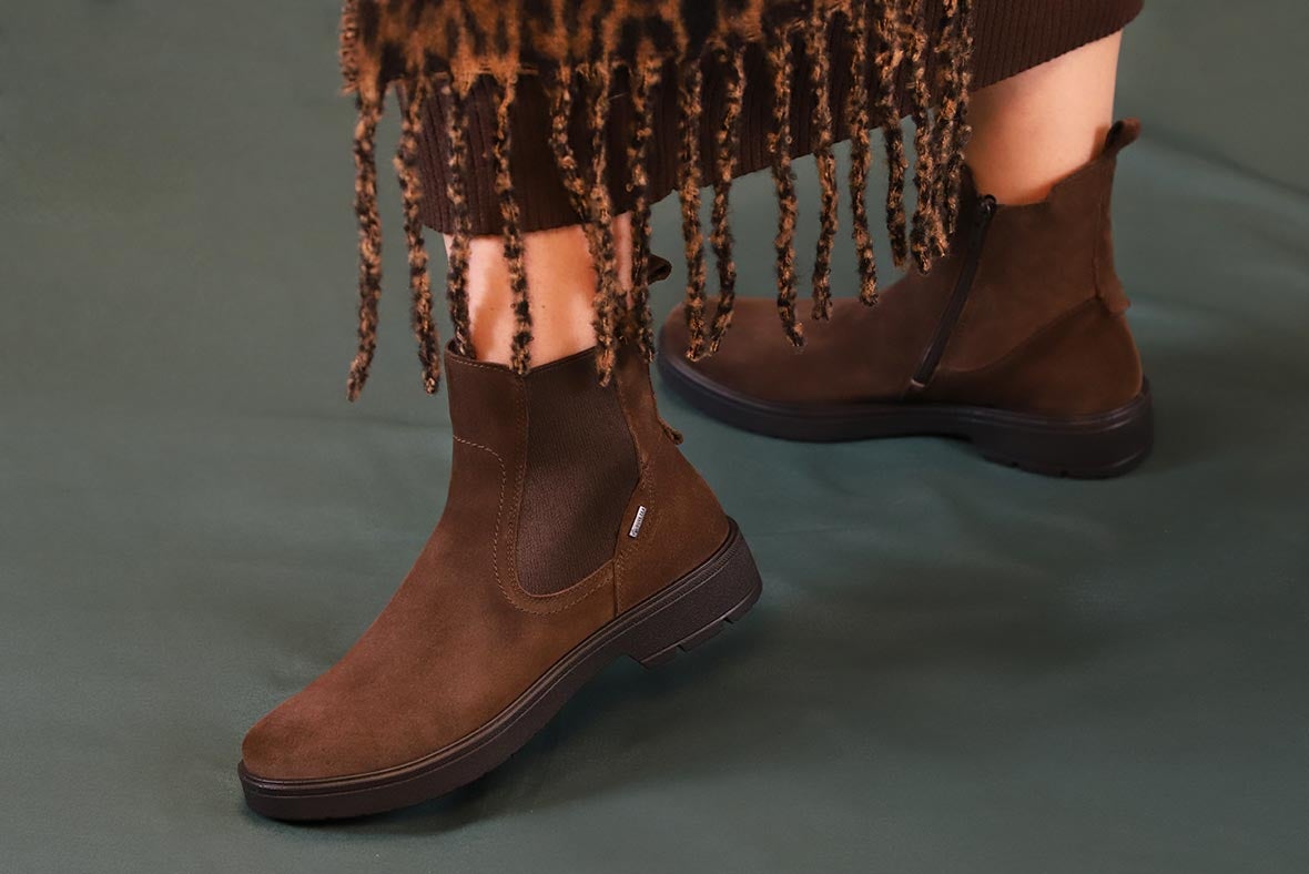 legero Woman MYSTIC Chelsea boot with Zip/Elastic - Colour: Brown legero Woman MYSTIC Chelsea boot with Zip/Elastic - Material: Suede - Colour: Brown