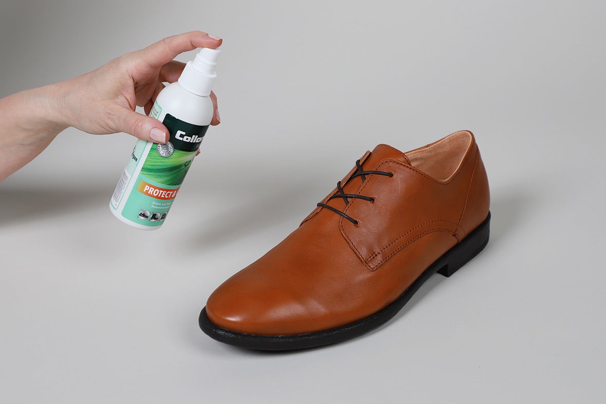 Step 3: Waterproofing leather shoes - protection against moisture and dirt Step 3: Waterproofing leather shoes - protection against moisture and dirt