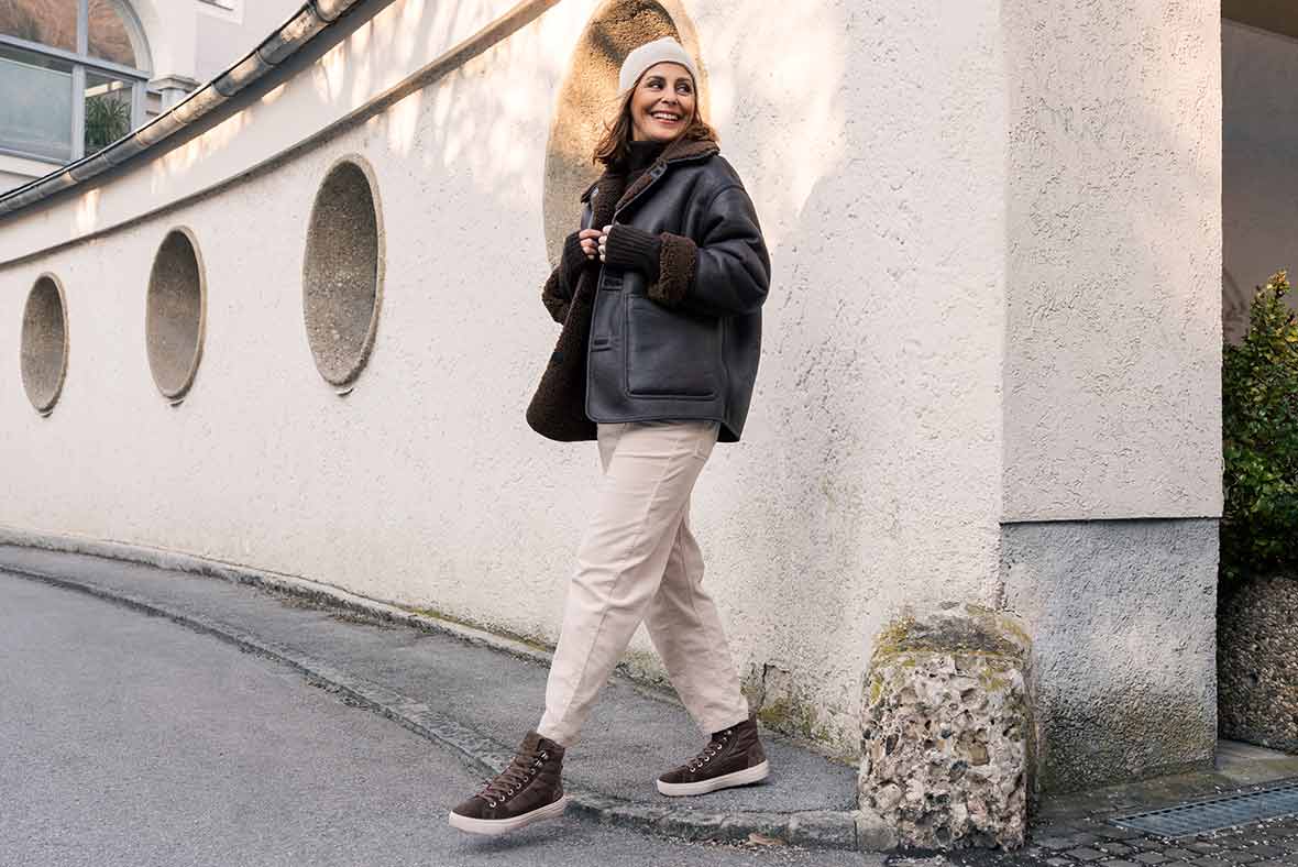 legero Woman MILENA Sneakers high with Zip/Lacing - Colour: Brown - Material: Suede