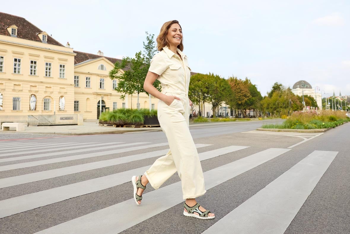legero Damen SIRIS Sandale mit Klettverschluss - Farbe: Grün