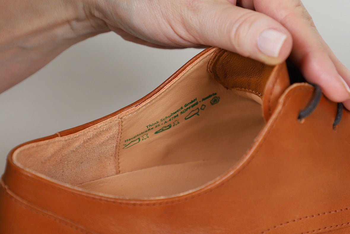Think! Leather shoes – recognising and caring for vegetable-tanned leather Think! Leather shoes – recognising and caring for vegetable-tanned leather