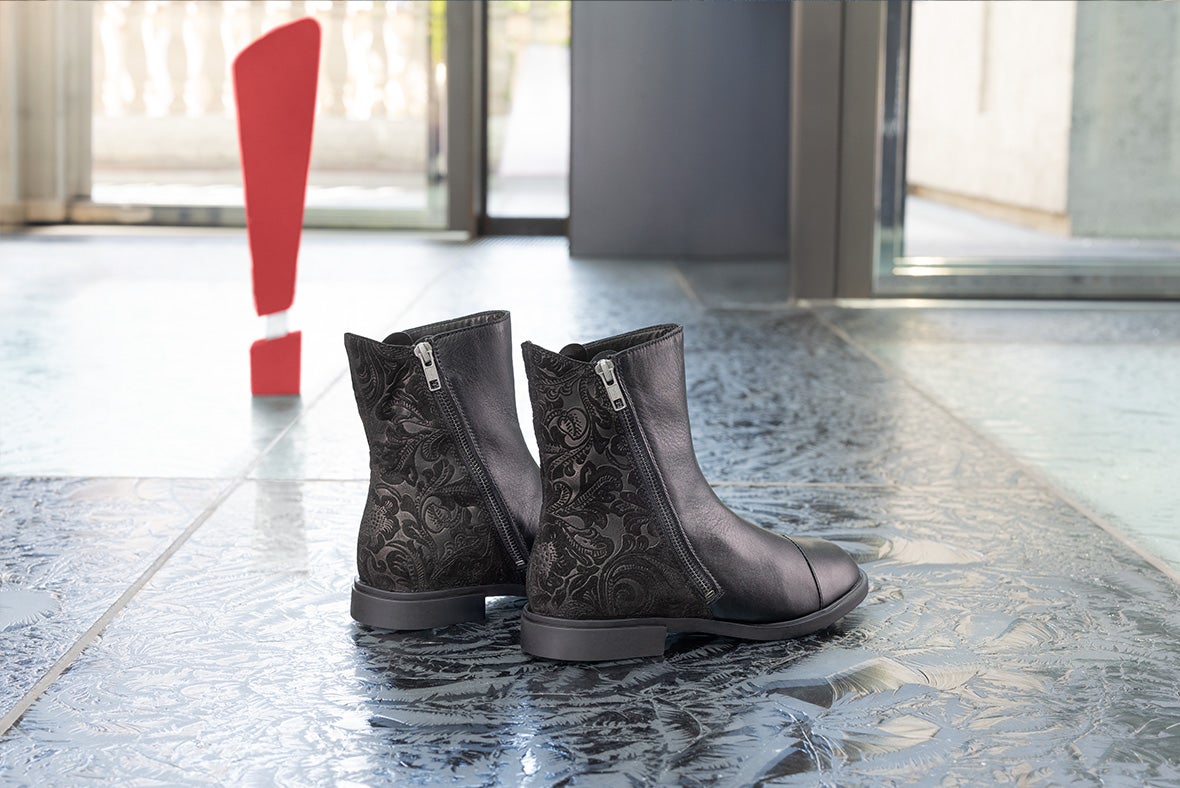 Think! Damen NINA Stiefelette mit Reißverschluss - Farbe: Schwarz Think! Damen NINA Stiefelette mit Reißverschluss - Material: Lederkombination - Farbe: Schwarz