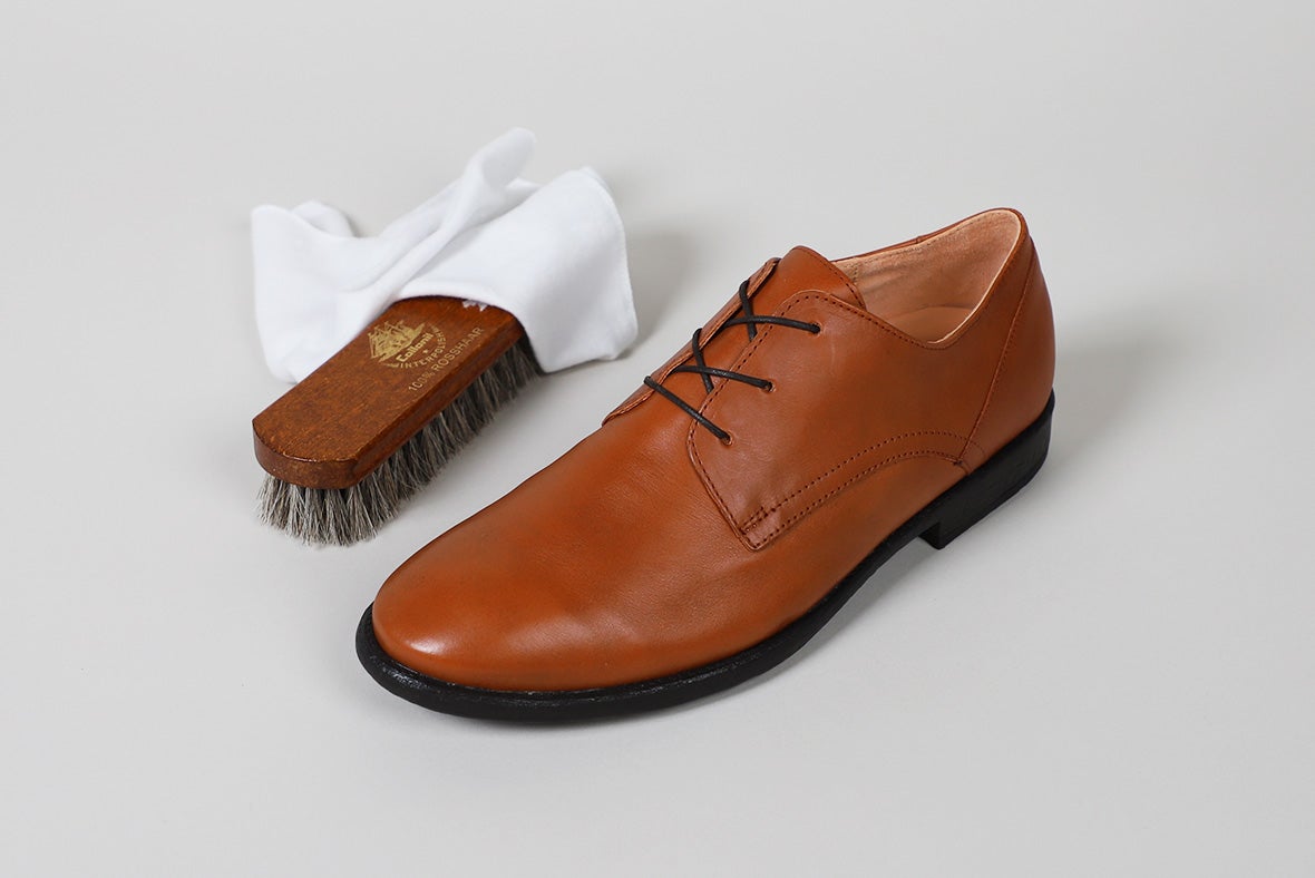 Step 1: Cleaning leather shoes - the basis for long-lasting shoes Step 1: Cleaning leather shoes - the basis for long-lasting shoes