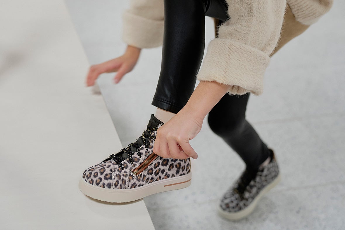 superfit Mädchen STELLA Sneaker high mit Reißverschluss/Schnürung - Material: Effektleder - Farbe: Braun