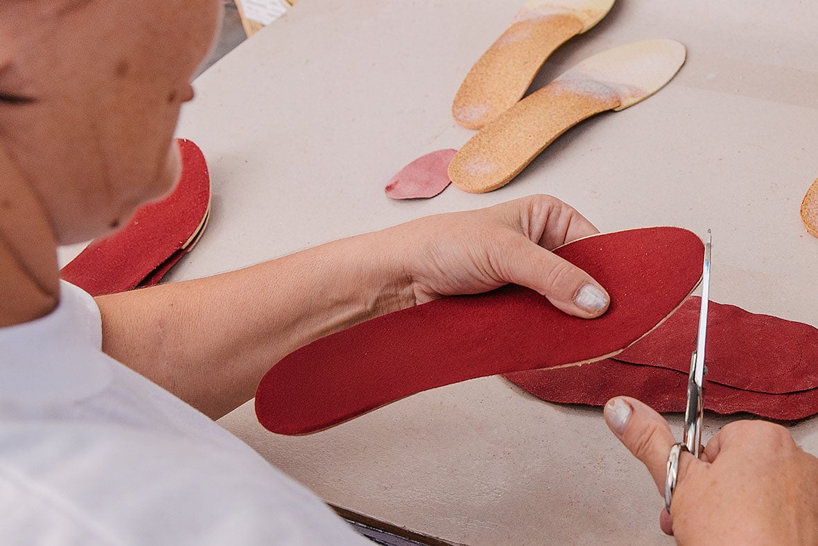 Wechselbare Fußbetten – Komfort und Nachhaltigkeit in Think! Schuhen Wechselbare von Think! – Natürliche und bequeme Einlegesohlen aus Kork