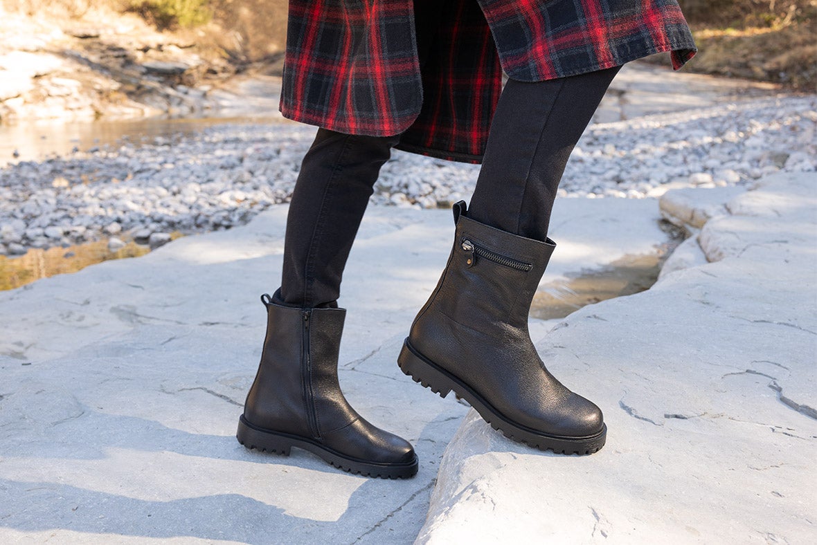 Think! Damen TRENTO Stiefelette mit Reißverschluss - Farbe: Schwarz Think! Damen TRENTO Stiefelette mit Reißverschluss - Material: Nappaleder - Farbe: Schwarz