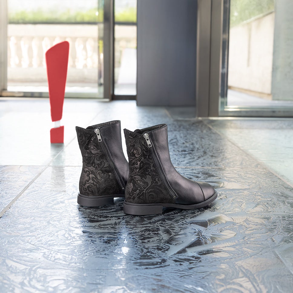 Think! Damen NINA Stiefelette mit Reißverschluss - Material: Lederkombination - Farbe: Schwarz