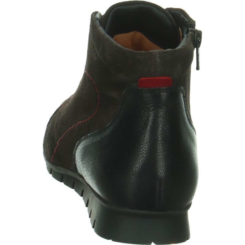 Think MENSCHA  - Material: Leather in Brown