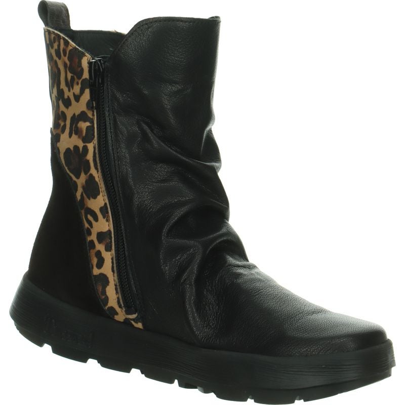 Think COMODA  - Material: Leather in Black