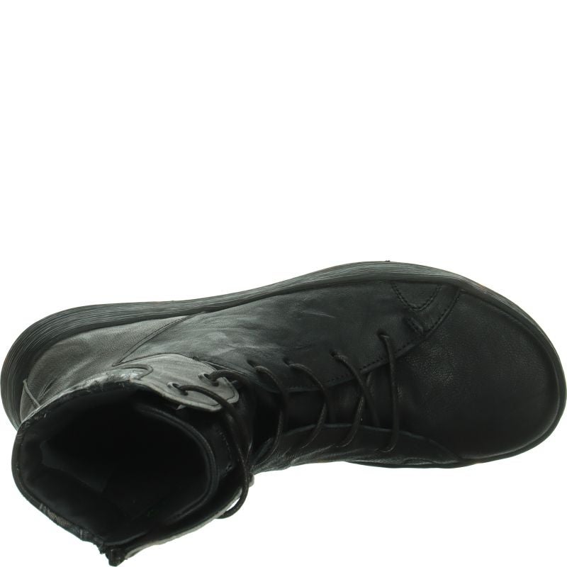 Think COMODA  - Material: Leather in Black