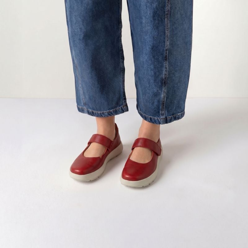 Think COMODA Woman Ballerina - Material: Leather in Red