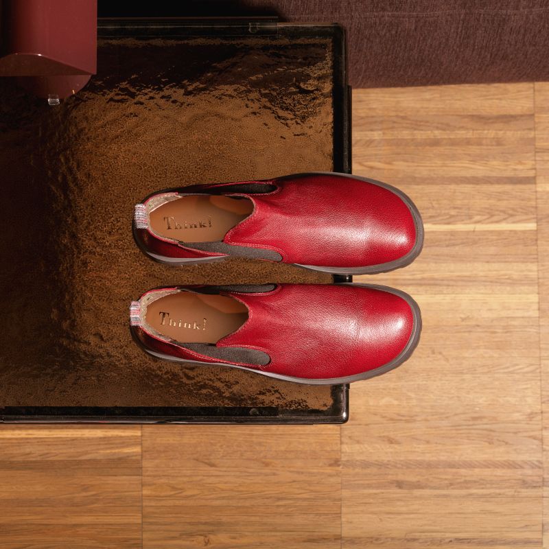 Think TRENTO Woman Chelsea boot - Material: Leather in Red