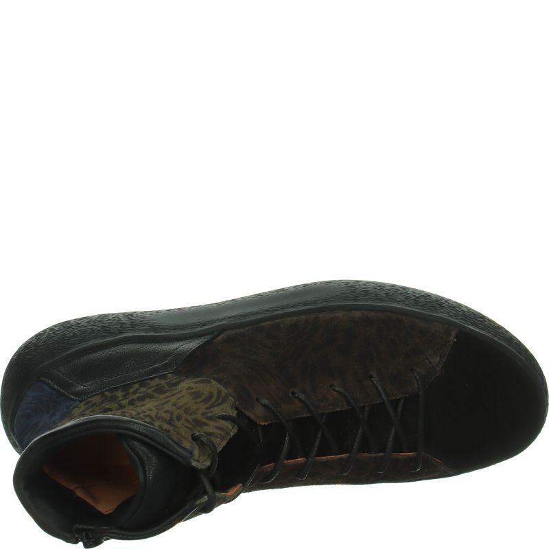 Think TURNA LIGHT  - Material: Leather in Black