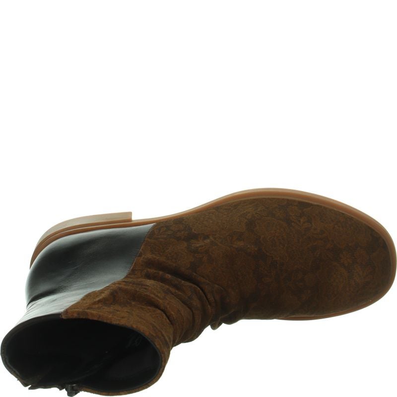 Think NINA  - Material: Leather in Brown