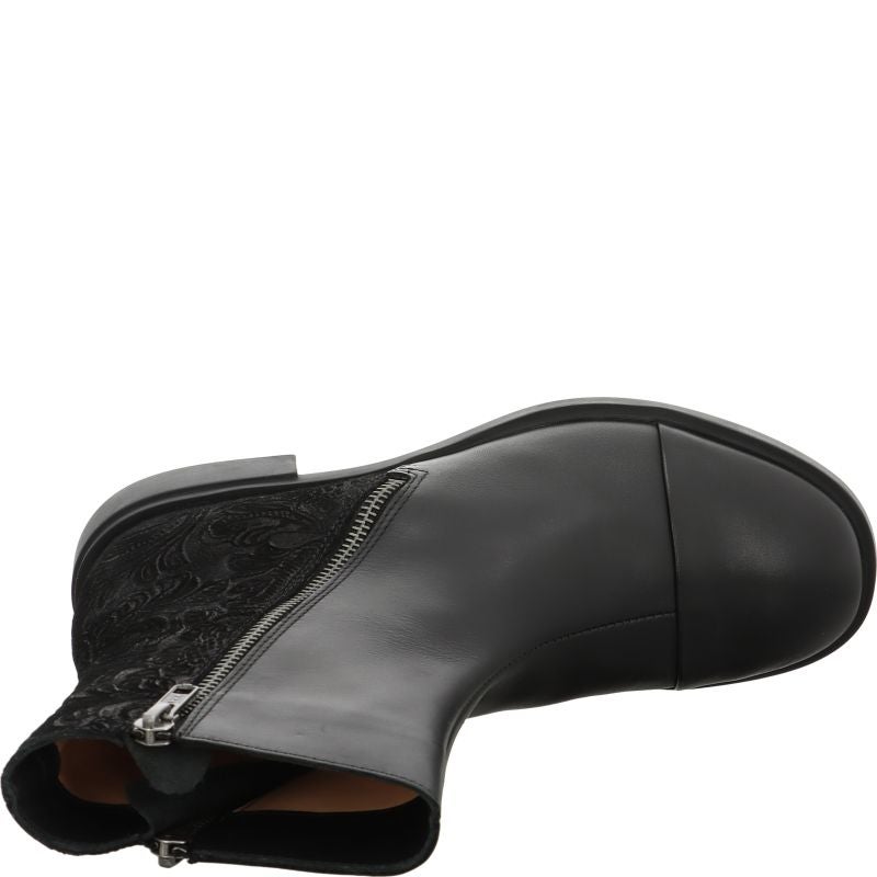 Think NINA Woman Ankle boot - Material: Leather in Black