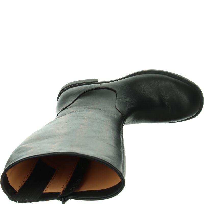 Think NINA  - Material: Leather in Black