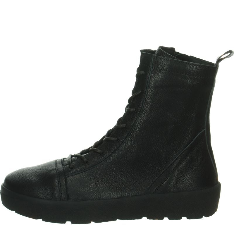 Think CREPES  - Material: Leather in Black