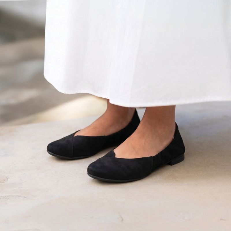 Think GAUDI Woman Ballerina - Material: Leather in Black