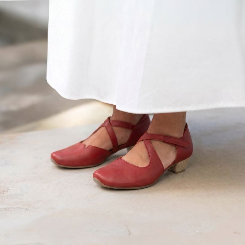 Think AIDA DAMEN Woman Pumps - Material: Leather in Red