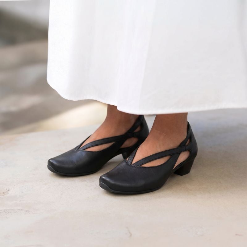 Think AIDA DAMEN Woman Pumps - Material: Leather in Black