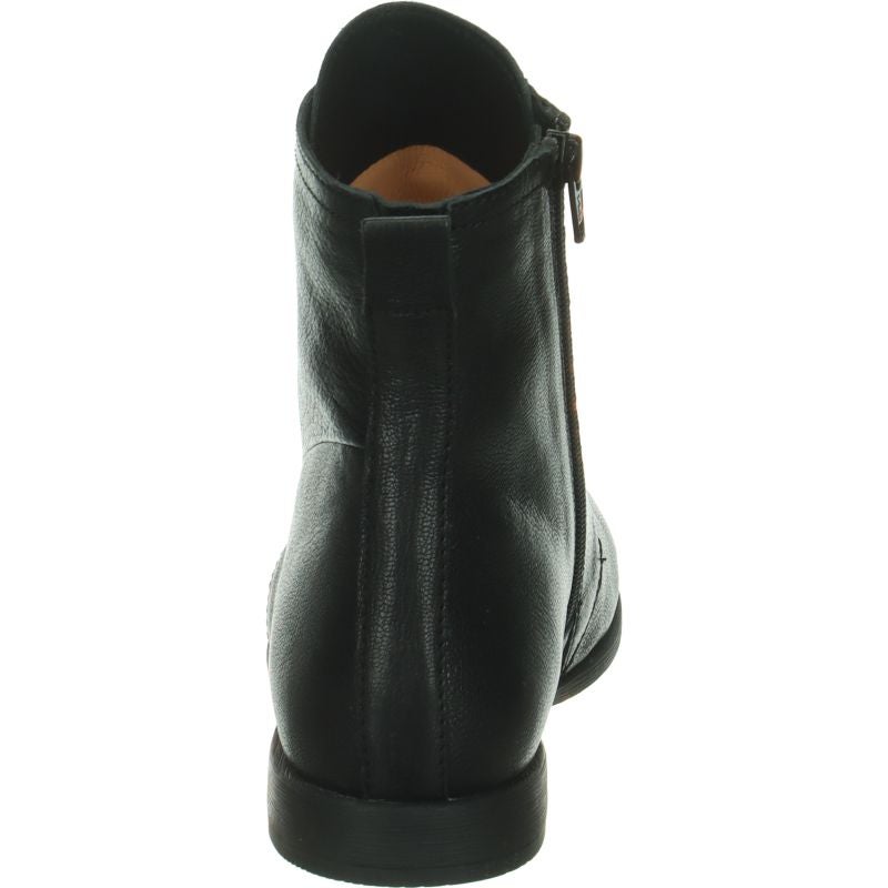 Think AGRAT 2  - Material: Leather in Black