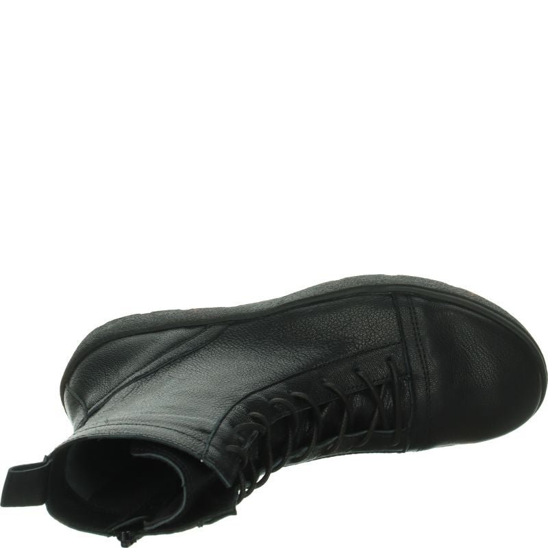 Think CREPES  - Material: Leather in Black