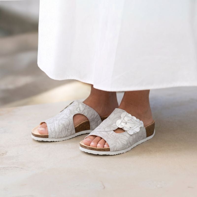 Think MIZZI DAMEN Woman Mules - Material: Leather in Metallic