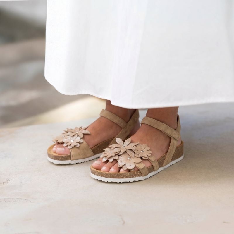 Think KOAK DAMEN Woman Strap sandal - Material: Leather in Beige