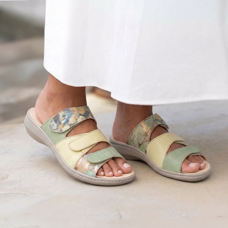 Think CAMILLA DAMEN Woman Mules - Material: Leather in Green