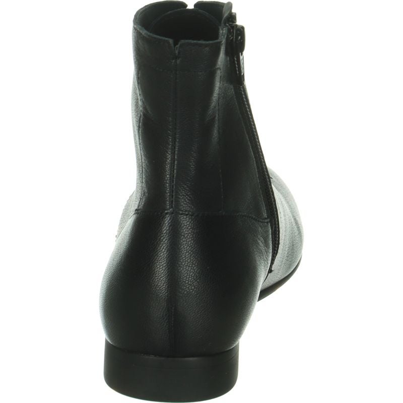 Think GUAD2  - Material: Leather in Black