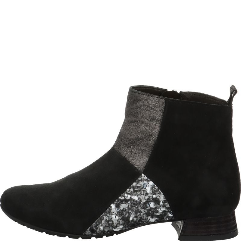 Think GRACE Woman Ankle boot - Material: Leather in Black