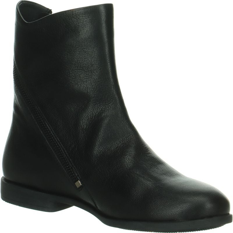 Think AGRAT 2  - Material: Leather in Black