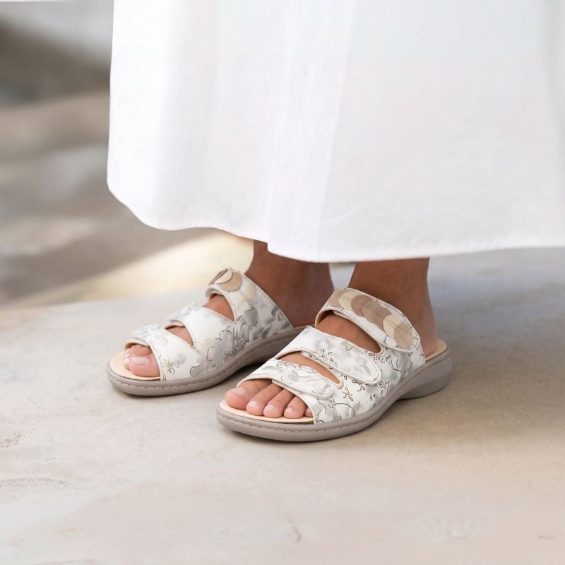 Think CAMILLA DAMEN Woman Mules - Material: Leather in Multicolored