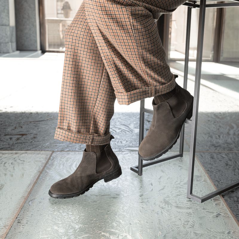 Think HAWARA Men Chelsea boot - Material: Leather in Brown