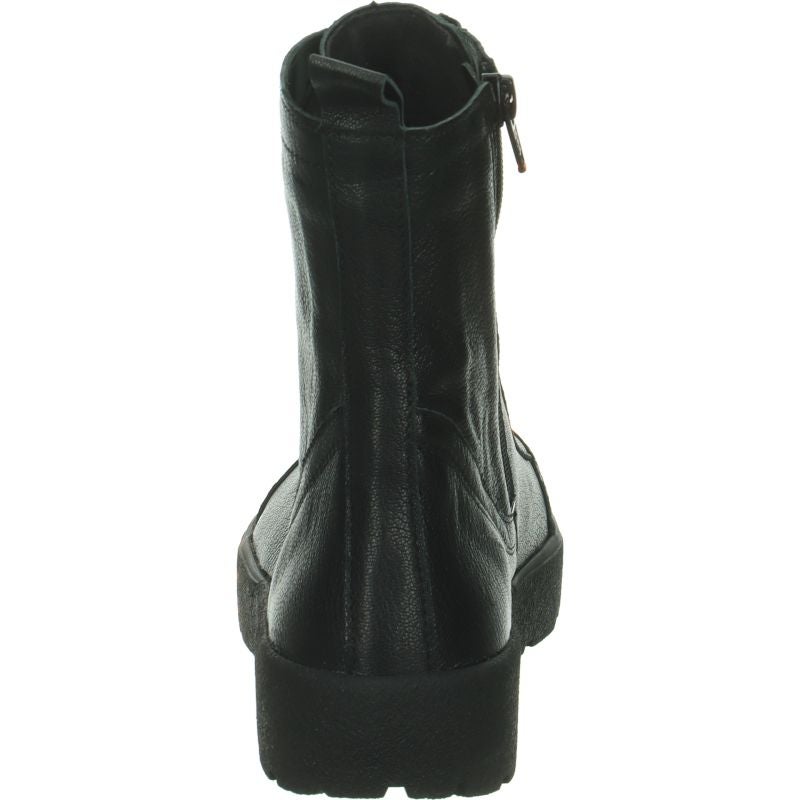 Think CREPES  - Material: Leather in Black