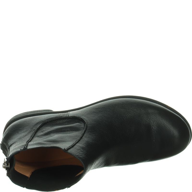 Think AGRAT 2  - Material: Leather in Black