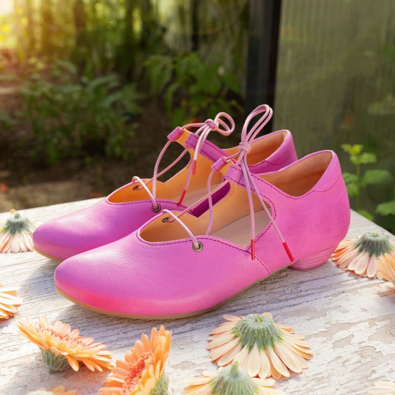 Think GRACE Woman Pumps - Material: Leather in Pink