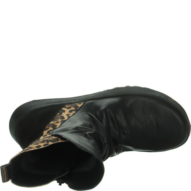 Think COMODA  - Material: Leather in Black