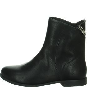 Think AGRAT 2  - Material: Leather in Black
